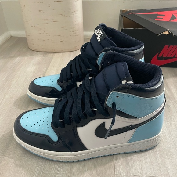 Jordan 1 Retro High UNC Patent us women’s size : 8.5 men size :7 - Picture 3 of 6